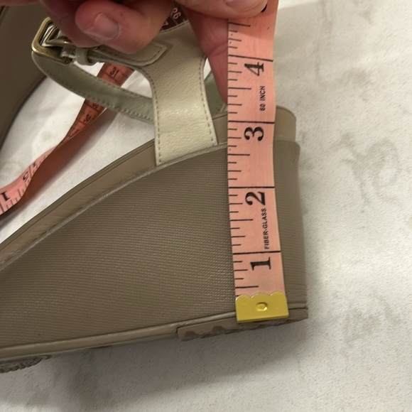 Crocs Womens Leigh II Ankle Strap Wedge Sandals Size 10 Light Beige - Picture 16 of 16